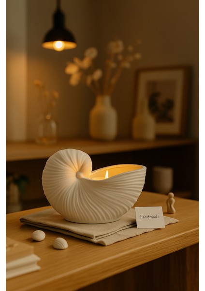 Deniz Kabuğu Formlu El Yapımı Mumluk – 13×8×7.4 cm | Zarif & Sakin Atmosfer fiyatları