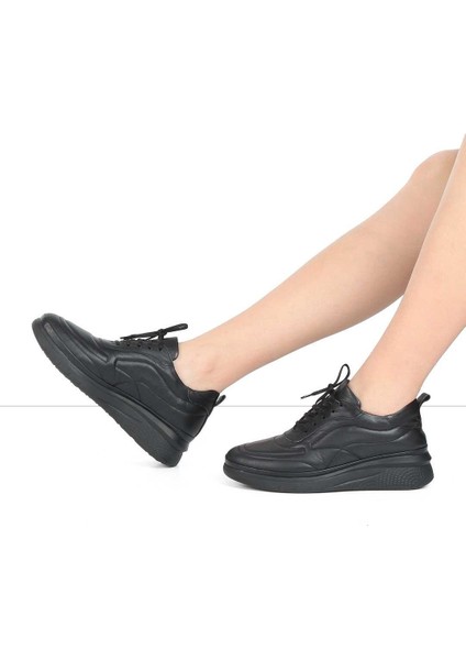 Kadın Siyah Dolgu Topuklu Deri Ayakkabı