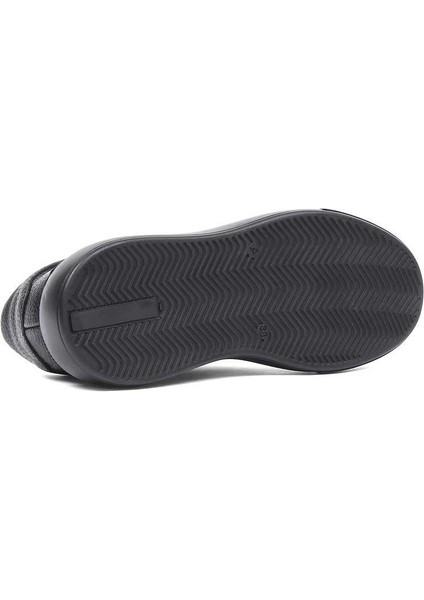 Kadın Siyah Bağcıklı Kalın Tabanlı Deri Sneaker indirimleri