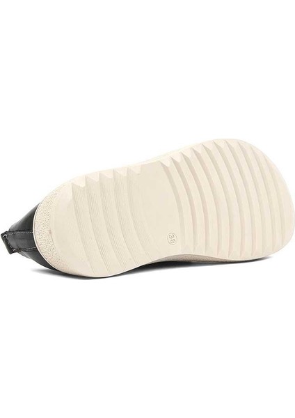 Kadın Siyah Bağcıklı Kalın Tabanlı Deri Ayakkabı indirimleri