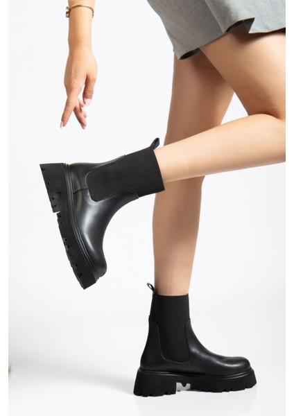 K-815 Siyah Lastikli Yüksek Tabanlı Günlük Kadın Bot