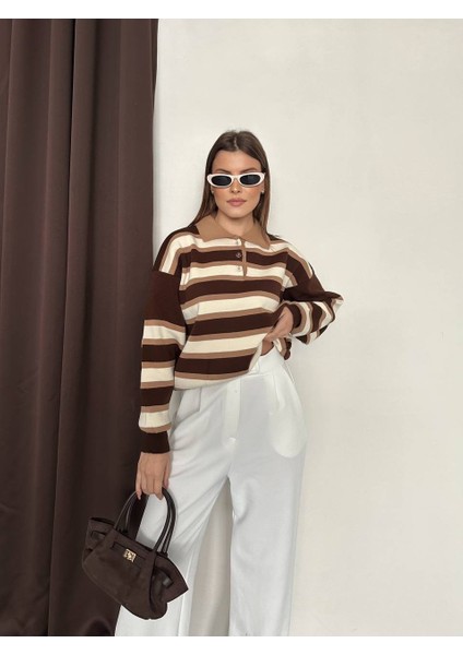 Çizgi Detaylı Düğme Yaka Triko Kazak fiyatları