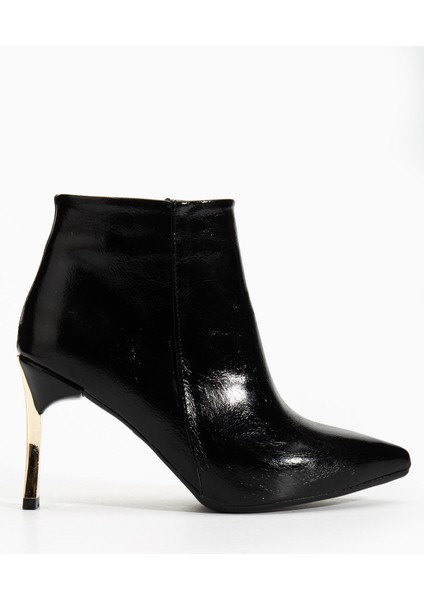 Kadın Siyah Kırışık Rugan Sivri Burun Kısa Boy Ince Topuklu Bot