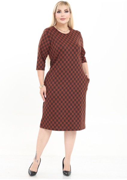 Çift Cepli Desenli Esnek Kışlık Büyük Beden Midi Elbise 41D-2727 fiyatları