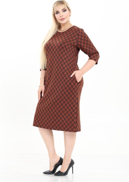 Çift Cepli Desenli Esnek Kışlık Büyük Beden Midi Elbise 41D-2727 modelleri
