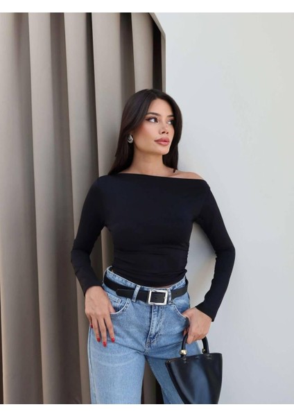 Kayık Yaka Basic Yanı Büzgülü Bluz