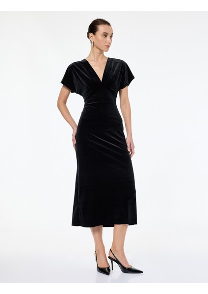 Slim Fit Kısa Yarasa Kollu Kruvaze V Yaka Midi Boy Kadife Elbise modelleri