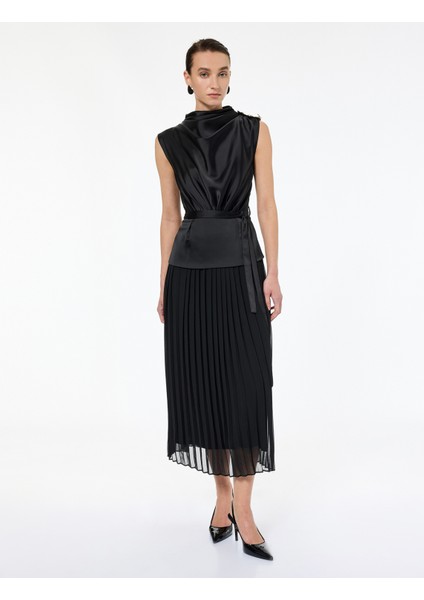 Kolsuz Dik Yaka Kuşak Detaylı Uzun Piliseli Saten Elbise modelleri