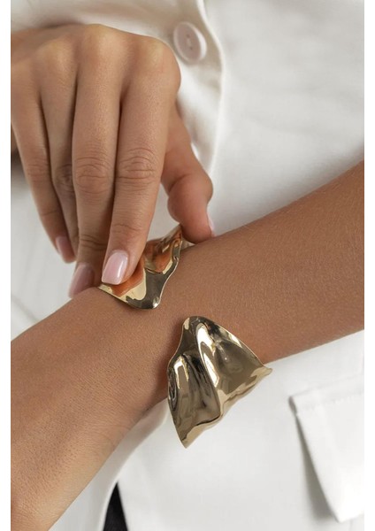 Yaprak Temalı Metal Kalın Cuff Bileklik