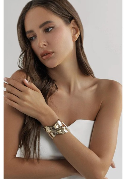 Yaprak Temalı Metal Kalın Cuff Bileklik fırsatları