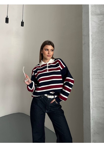 Çizgi Detaylı Düğme Yaka Triko Kazak