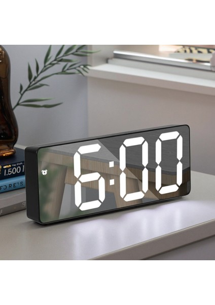 Dijital Masa Saati – Alarm Erteleme, Gece Modu ve Ses Kontrollü Akıllı LED Saat