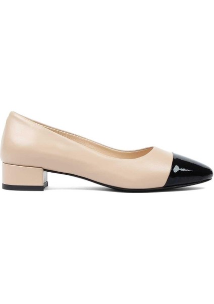 Kadın Bej Kısa Kalın Topuklu Siyah Rugan Deri Klasik Ayakkabı