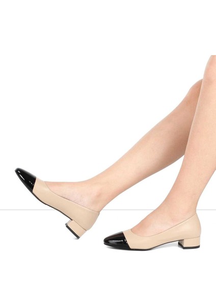 Kadın Bej Kısa Kalın Topuklu Siyah Rugan Deri Klasik Ayakkabı fiyatları