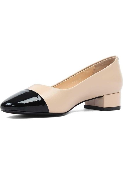 Kadın Bej Kısa Kalın Topuklu Siyah Rugan Deri Klasik Ayakkabı fırsatları