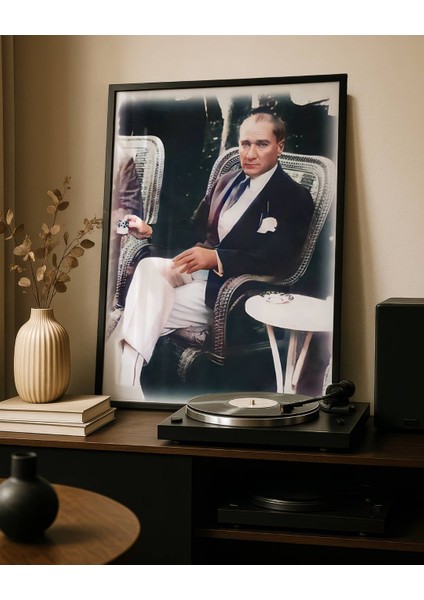 Atatürk Koltukta Portre Dijital Baskı Poster V1 (Çerçevesiz) fiyatları