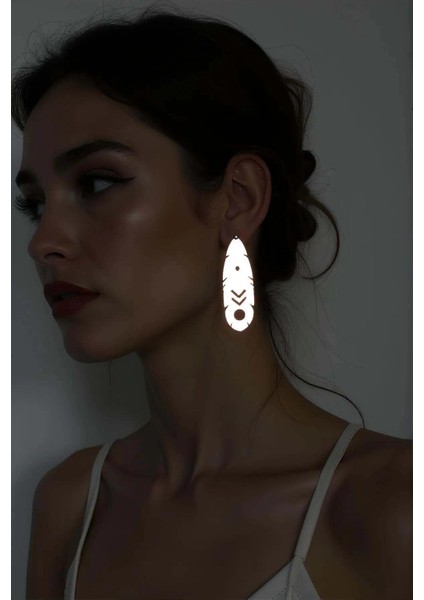 Beyaz Reflektörlü Boho Küpe, Etnik Tasarımlı Lazer Kesim Küpe - APBJ028