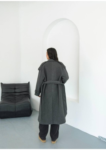 Kuşaklı Cepli Diz Boyu Uzun Kaşe Kışlık Kadın Kaban