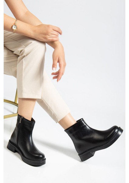 02-3033 Siyah Kırışık Rugan Fermuarlı Günlük Kadın Bot fiyatları