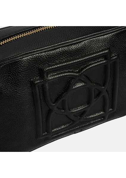 Kadın Siyah Monogram Deri Postacı Çantası indirimleri