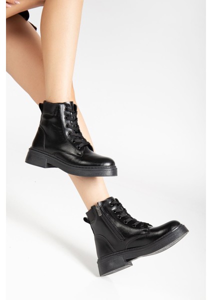 Kadın Siyah Cilt Bağcık ve Fermuarlı Postal Bot