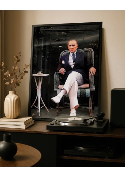 Atatürk Koltukta Portre Dijital Baskı Poster V2 (Çerçevesiz)