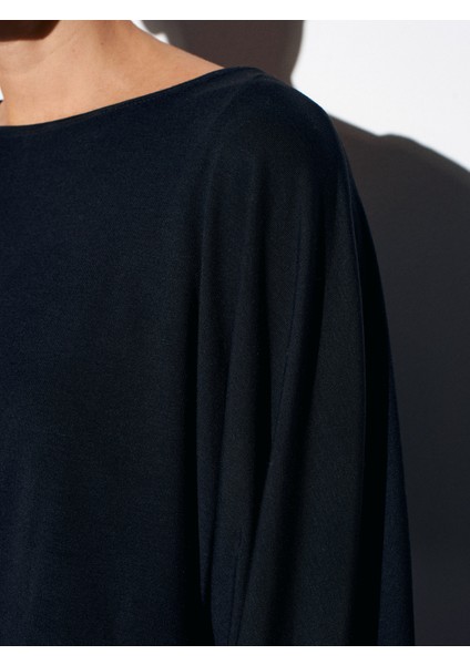 32270 Kayık Yaka Yarasa Kollu Top-Siyah fırsatları