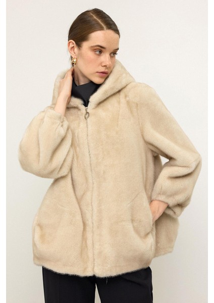 Kapüşonlu Fermuar Kapamalı Kürk Görünümlü Exclusive Ceket Bej 1009 indirimleri