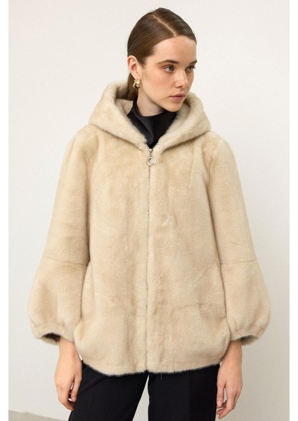 Kapüşonlu Fermuar Kapamalı Kürk Görünümlü Exclusive Ceket Bej 1009