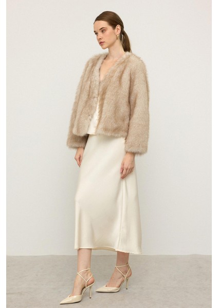 V Yaka Crop Exclusive Kürk Görünümlü Ceket Bej 1006 indirimleri