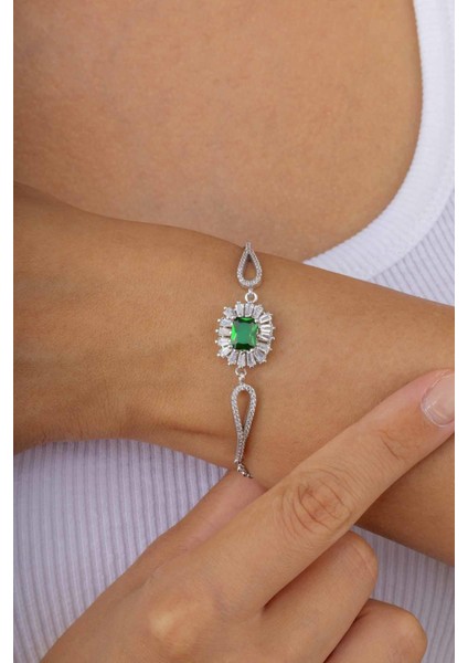 Elmas Montür Zümrüt Dikdörtgen Taşlı Gümüş Bileklik