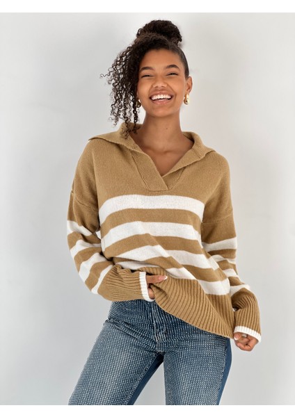 Kadın Geniş Yakalı Düşük Omuzlu Camel Çizgili Kazak fırsatları