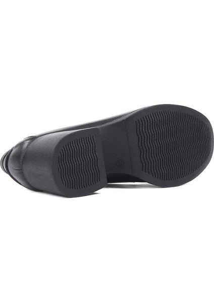 Kadın Siyah Kalın Topuklu Deri Ayakkabı indirimleri