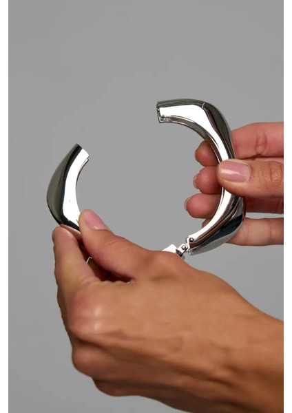 Geometrik Düz ve Kalın Gümüş Rengi Cuff Bileklik modelleri