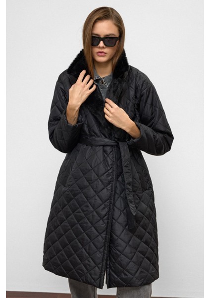 Peluş Garnili Çıt Çıt Kapamalı Kruvaze Kapitone Mont Siyah 6787 fırsatları