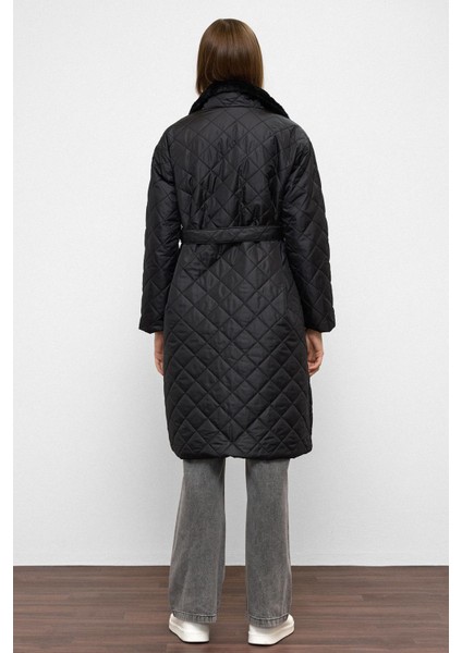 Peluş Garnili Çıt Çıt Kapamalı Kruvaze Kapitone Mont Siyah 6787