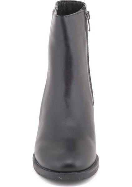 2551402 Kadın Bot modelleri