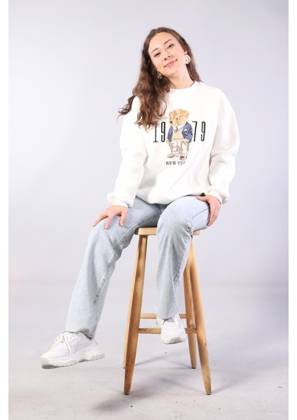 10417 New York 1979 Ayı Baskılı O Yaka Sweat indirimleri