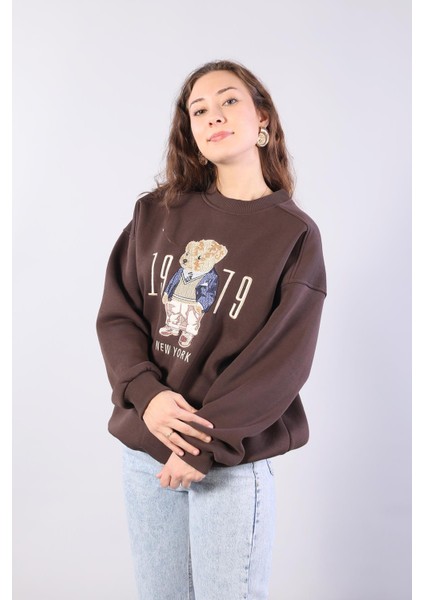 10417 New York 1979 Ayı Baskılı O Yaka Sweat fiyatları