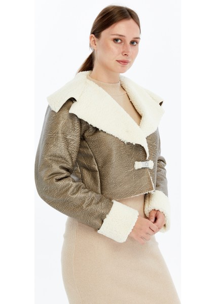 Kadın Oversize Deri Mont Kürklü Ceket Niş Kompakt Tasarım Günlük Spor Görünüm