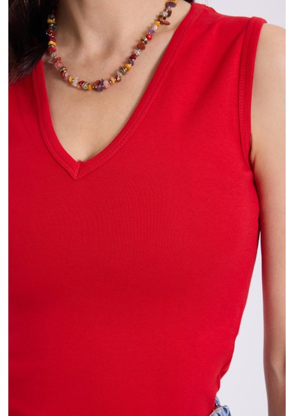 Kadın Slim Fit Dar Kesim V Yaka Sıfır Kol Pamuklu Ribanalı Kırmızı Bluz modelleri