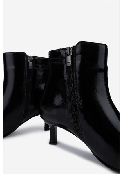 Kadın Hakiki Deri Siyah Rugan Topuklu Bot 33 6010 Bn Bot SK25-26 Sıyah Rugan fırsatları