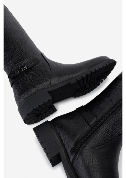 Kadın Hakiki Deri Siyah Düz Çizme 33 22035 Bn Czm SK25-26 Sıyah Royal indirimleri