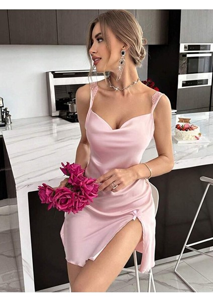 Degaje Yaka Dantel Askılı Saten Yırtmaçlı Fantazi Gecelik