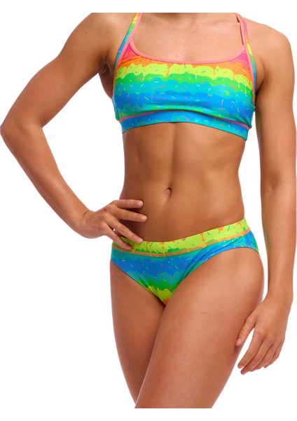 Melting Mayhem Kadın Bikini Takımı – Sporcu Üst & Brief Alt, Klora Dayanıklı, Konforlu ve Şık fırsatları