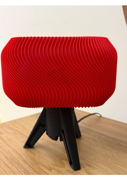 Modern Tasarım Masa Lambası – Kırmızı Dalga Desenli Abajur (3d Üretim) fiyatları