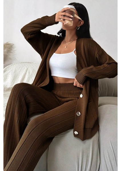 Kadın Ön Düğmeli Kendinden Çizgi Desenli Triko Hırka Pantolon Ikili Takım P-00018935