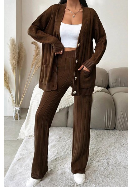 Kadın Ön Düğmeli Kendinden Çizgi Desenli Triko Hırka Pantolon Ikili Takım P-00018935 fırsatları