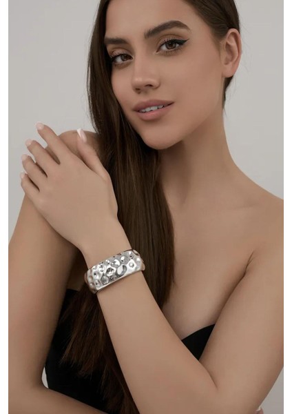 Dövme Dokulu Parlak Gümüş Cuff Bileklik modelleri