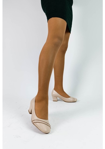 Ten Renk Fincan Kısa Kalın Topuk Anne Topuklu Ayakkabı